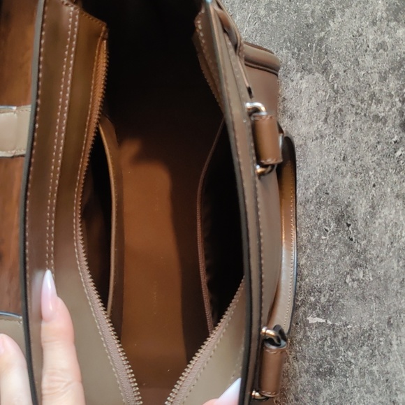 Swagger 27 - Picture 4 of 5